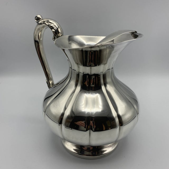 1980s Sheffield Silver Plated Pitcher With Ice Stop For Sale - Image 5 of 10