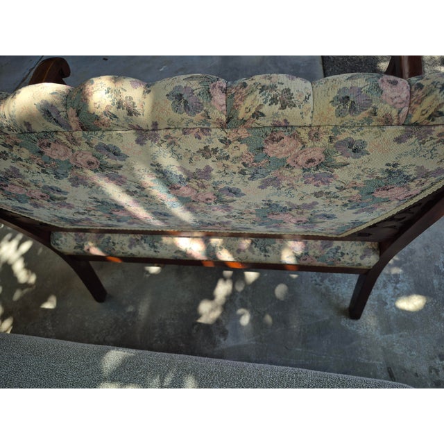 Mid 20th Century Mid 20th Century Victorian-Style Channel-Tufted Settee For Sale - Image 5 of 14