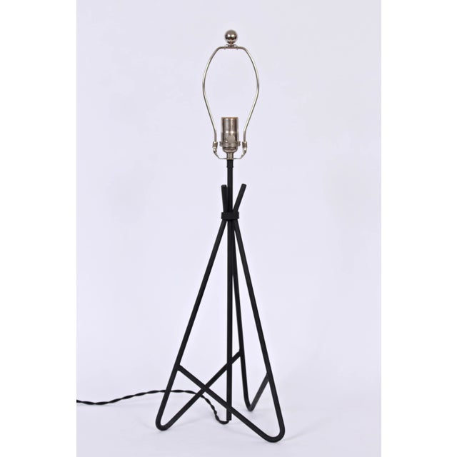 Black 1950s Tall Clasped Black Iron Wire Tripod Table Lamp For Sale - Image 8 of 9