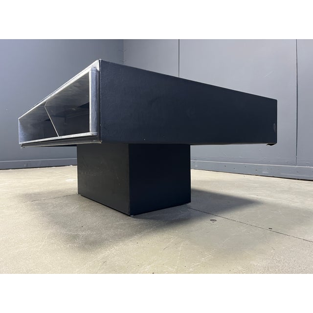 Vintage Italian Bar Coffee Table, 1970s, in Very Good conditions. Designed 1970 to 1979