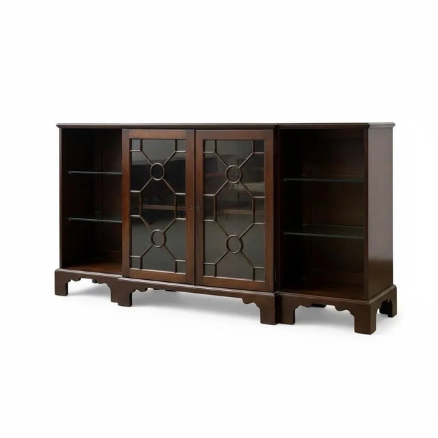 Early 19th-C. English Chinese Chippendale Carved Mahogany Bookcase / Cabinet For Sale - Image 4 of 6