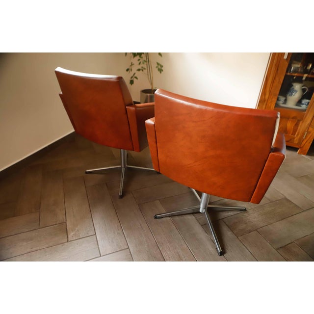 1970s DDR Swivel Armchairs in Brown Faux Leather and Checkered Seat, 1970s, Set of 2 For Sale - Image 5 of 10