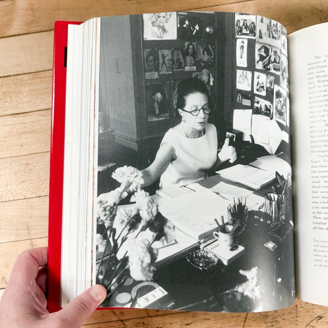 Paper Signed Diana Vreeland by Eleanor Dwight, 1st Edition 2002 Fashion Book For Sale - Image 7 of 13