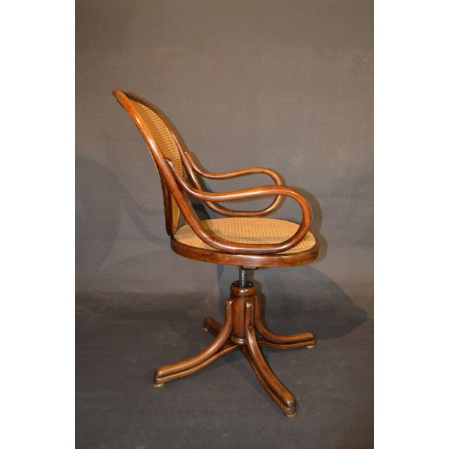 Swivel Chair Nr.1 by Michael Thonet, 1880s, in Very Good conditions. Designed before 1890 This piece has an attribution...