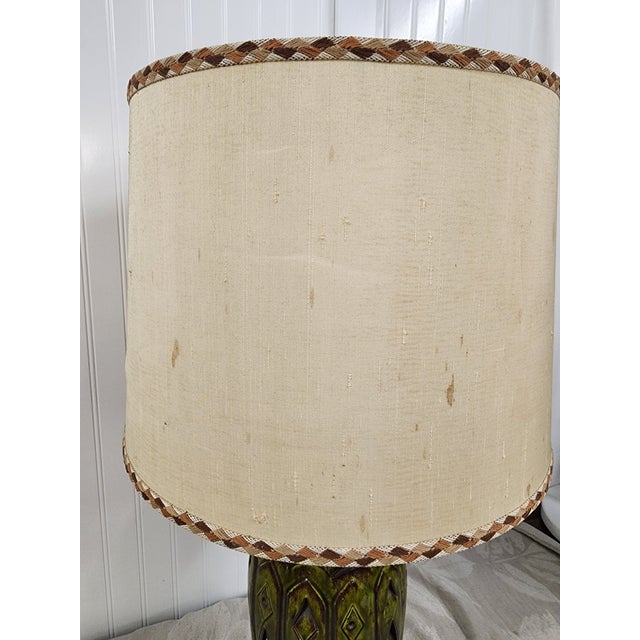 Mid-Century Modern 1960s Mid Century Modern Green Ceramic Lamp With Original Shade For Sale - Image 3 of 6
