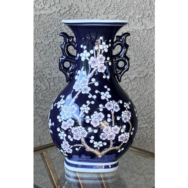 Mid 20th-Century Prunus Blossom 玉壶春瓶 Yuhuchunping-Shape Vase With Chinese Dragon-Handles For Sale - Image 14 of 18