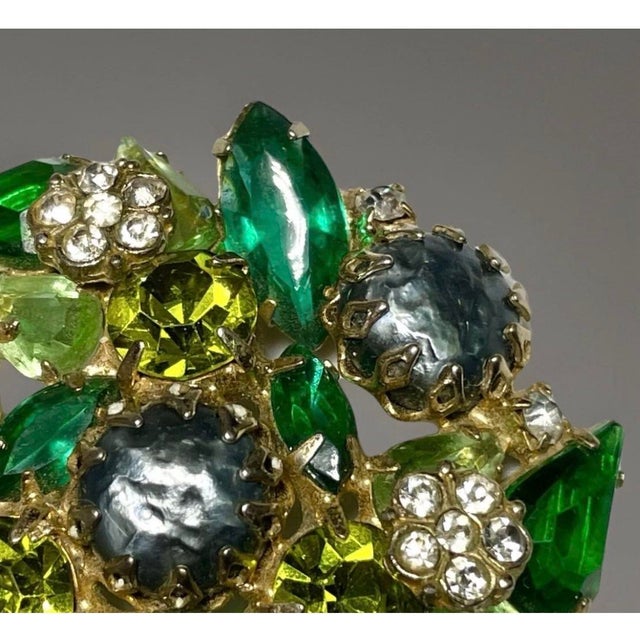 Juliana Juliana DeLizza & Elster Unsigned Mid-Century Designer Vintage Brooch For Sale - Image 4 of 4