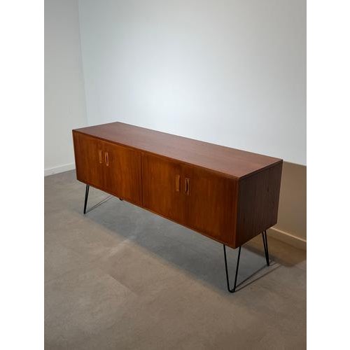 Hairpin Sideboard in Teak from G-Plan For Sale - Image 4 of 7