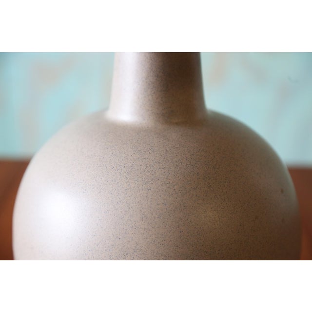 1960s 1960s Gordon and Jane Martz M51 Lamp for Marshall Studios Tan Ochre Short Gourd 24" For Sale - Image 5 of 9