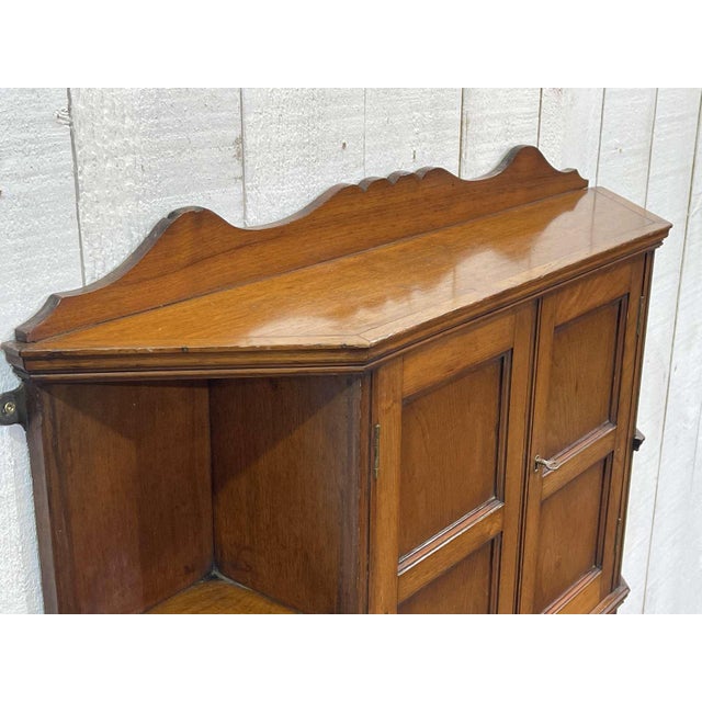 Early 20th Century English Wall Shelf in Walnut For Sale - Image 9 of 14