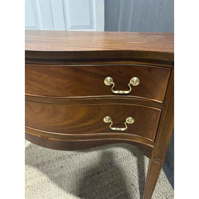 Mid 19th Century Pair of Serpentine Front Nightstand For Sale - Image 5 of 17