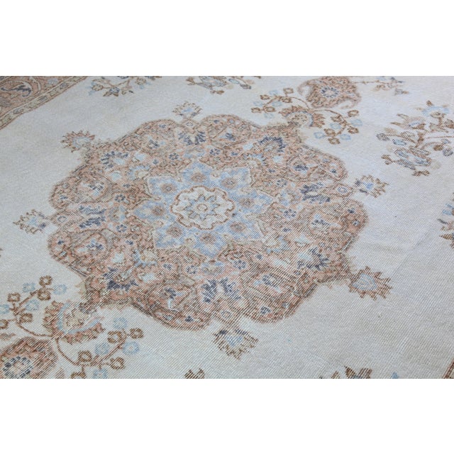 Turkish Hand-Knotted Vintage Floor Rug – Medallion & Vinework in Soft Earth Tones - For Sale In Tampa - Image 6 of 13