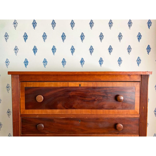 Antique Early 1800s New England Neoclassical Cherry and Mahogany Chest of Drawers For Sale - Image 9 of 15
