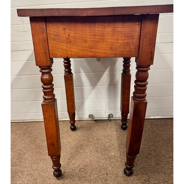 Antique 19th Century Cherry New York State 1 Drawer Stand For Sale In Boston - Image 6 of 8