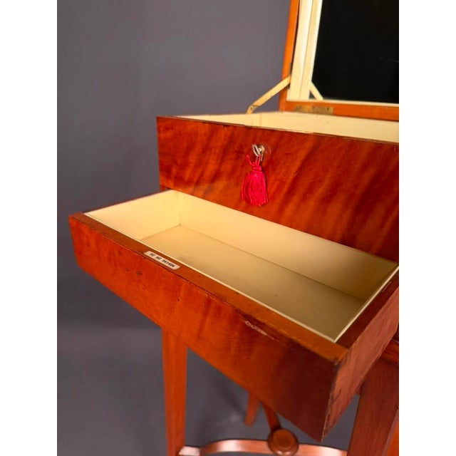 Late 19th Century Rare English Louis XV Style Satinwood Vanity Case on Stand With Mirror, Circa 1880 For Sale - Image 5 of 18