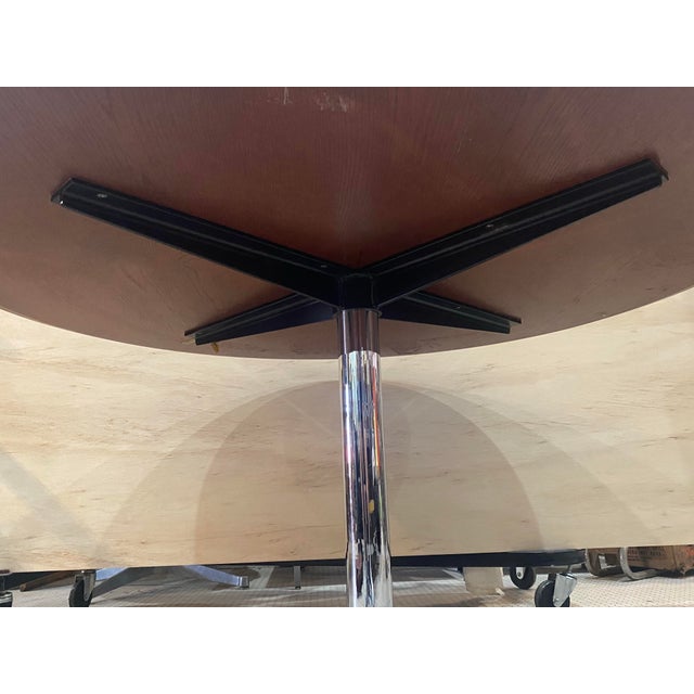 Mid-Century Modern Fantastic Rosewood Grain Attributed to Florence Knoll 1960s 54” Circular Dining Conference Table For Sale - Image 3 of 12