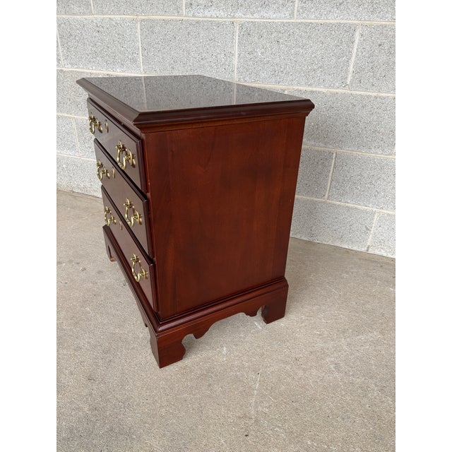 Late 20th Century Lexington Heirloom Bracket Foot 3 Drawer Mahogany Nightstand For Sale - Image 5 of 11