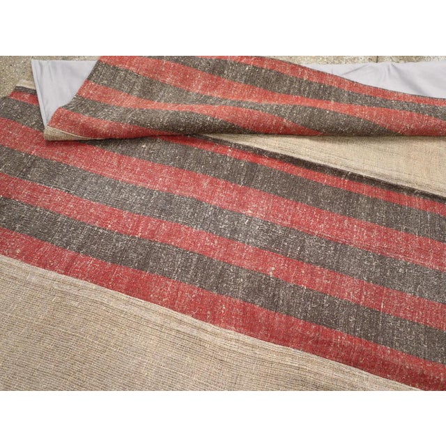 Beige Galerie Shabab Collection Mid-20th Century Turkish Flatweave Kilim Room Size Rug For Sale - Image 8 of 8