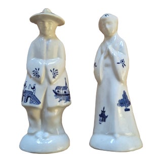 Late 20th Century Churchill China Blue Willow Figural Shakers - a Pair For Sale