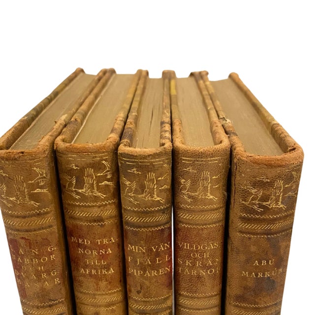 Mid-Century Modern Set of Five Swedish Leather-Bound Books, Dated 1931 – Marbled Paper Covers From Stockholm For Sale - Image 3 of 18