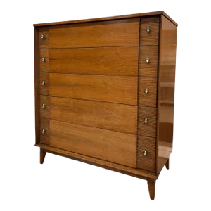 1970s Vintage Mid Century Modern Solid 5- Drawer Dresser Dovetailed Drawers With Original Handles