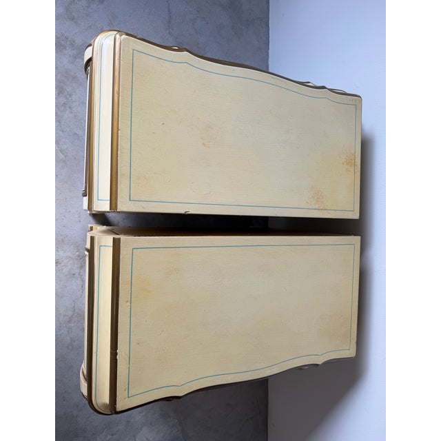 Vintage Karges French Provincial Louis XV-Style Two-Drawer Nightstands – A Pair For Sale - Image 9 of 13