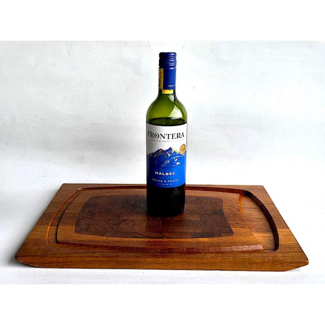 Chestnut 1960s Danish Teak Wood Carving/Charcuterie Board by Esa Denmark For Sale - Image 8 of 16