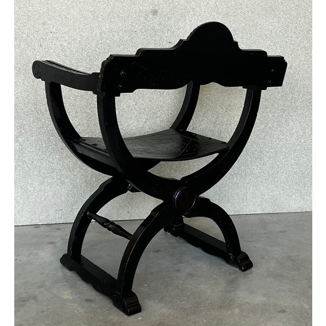 Baroque 19th Century Pair of Carved Walnut Tooled Leather Savonarola Bench or Settee For Sale - Image 3 of 9