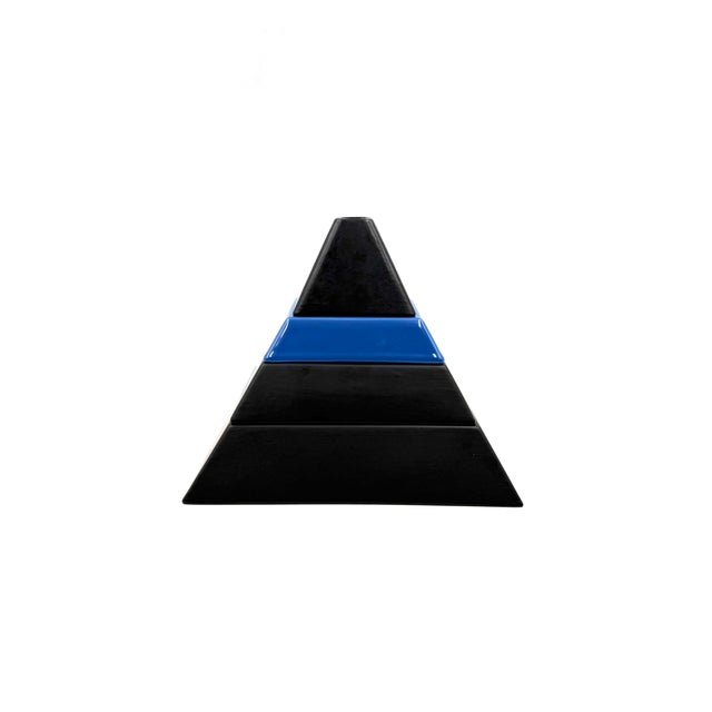 Postmodern Pyramid Shaped Stacked Ceramic Ashtrays / Centerpiece, Amalgames France 1980s For Sale - Image 3 of 12