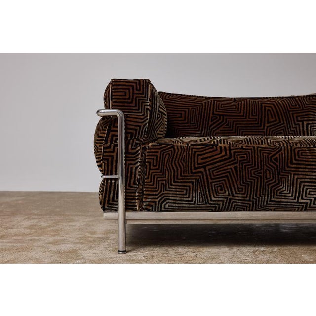Brown ‘LC3 Chair and Ottoman by Le Corbusier for Cassina, 1980s, Set of 2 For Sale - Image 8 of 12