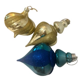 Vintage Christmas Decoration Globes - Set of 3 For Sale