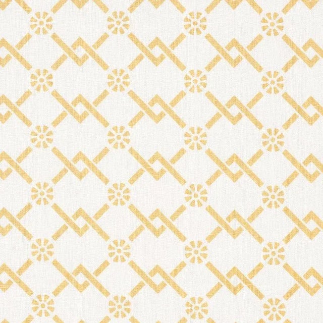 An interlacing lattice design with a charming floral accent, this versatile printed linen layers beautifully with other...