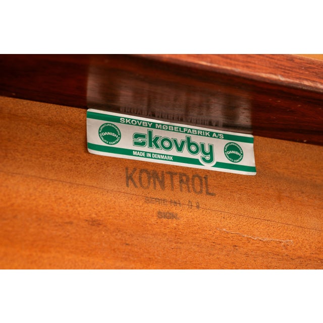 Mid-Century Danish Modern Dining Table W/ Pedestal Base in Rosewood by Skovby Møbelfabrik, Denmark, C. 1970s For Sale - Image 15 of 18