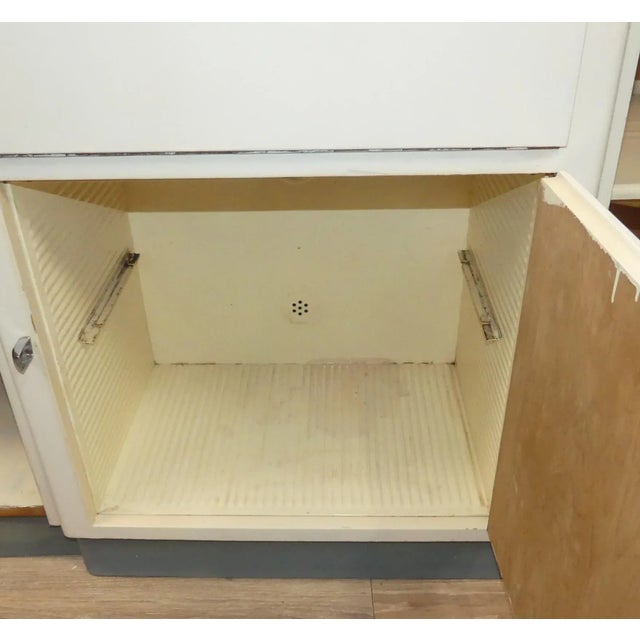 Cream Vintage Kitchen Cupboard, 1940s For Sale - Image 8 of 18