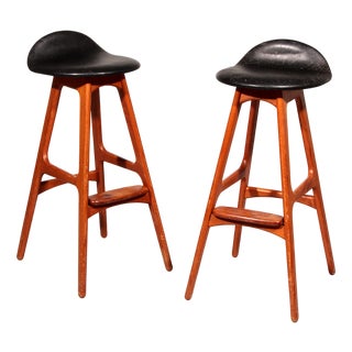 Design Bar Stoosl in Wood and Black Leather by Erik Buch, 1960, Set of 2 For Sale