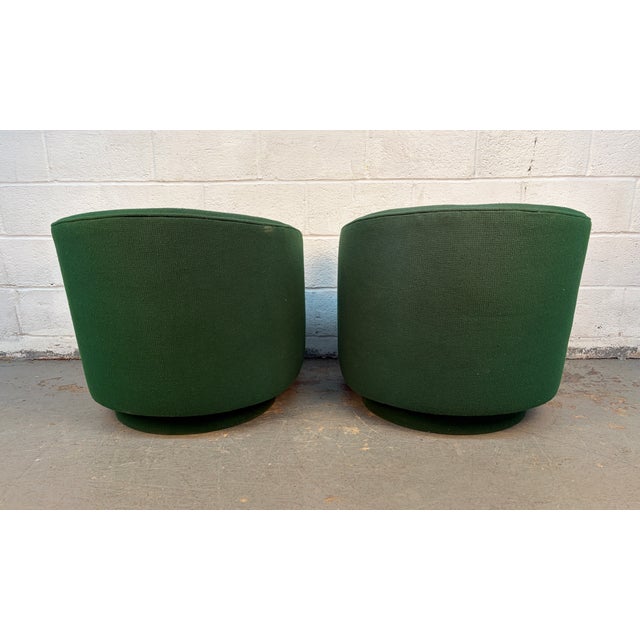 Pair of Vintage Green Barrel Back Swivel Lounge Chairs For Sale In New York - Image 6 of 11
