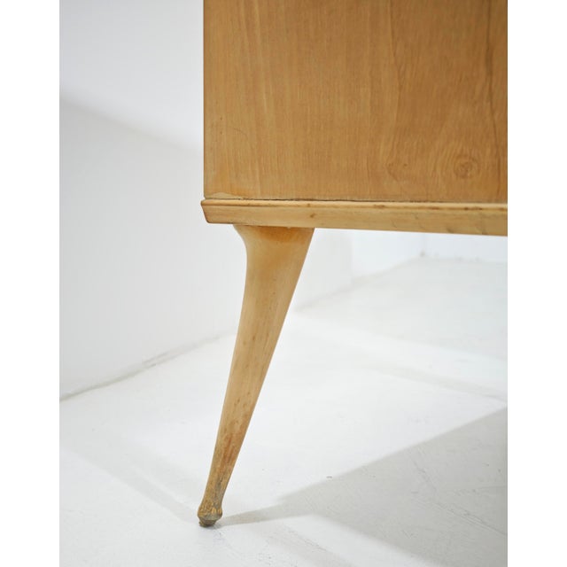 Mid-Century Modern Curved Light Wood Bedside Tables, Italy, 1950s, Set of 2 For Sale - Image 4 of 18