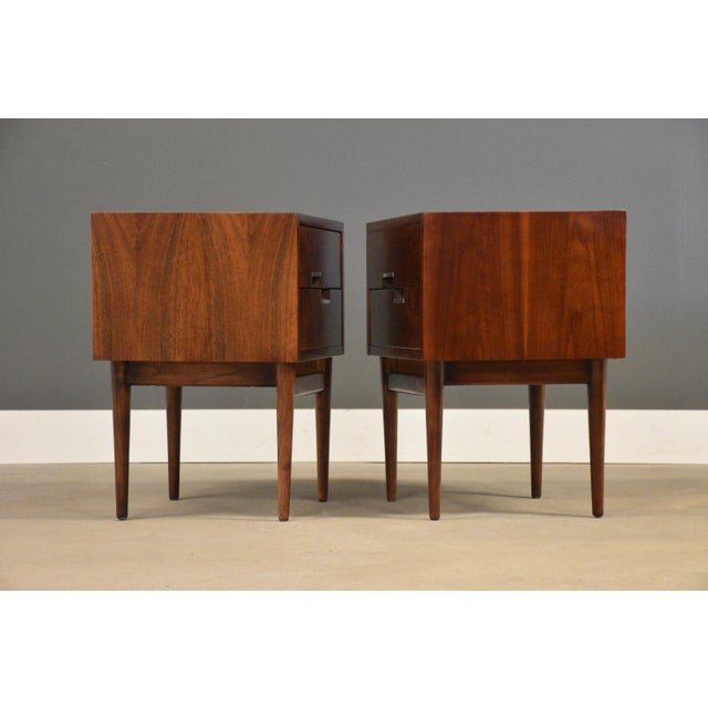 1960s 1960s Refinished American of Martinsville Walnut and Aluminum Nightstands - A Pair For Sale - Image 5 of 10