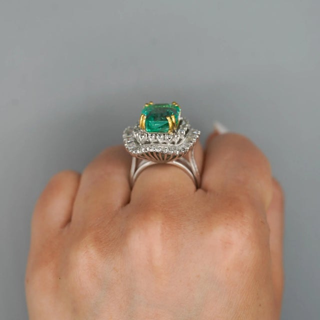 9.17 Carat Octagon Chivor Emerald & Diamond Palladium Ballerina Ring, Size 7 For Sale - Image 11 of 11