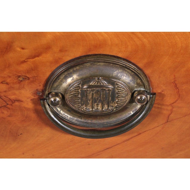 American Federal Feathered Birch and Mahogany Bow Front Chest of Drawers For Sale - Image 9 of 12