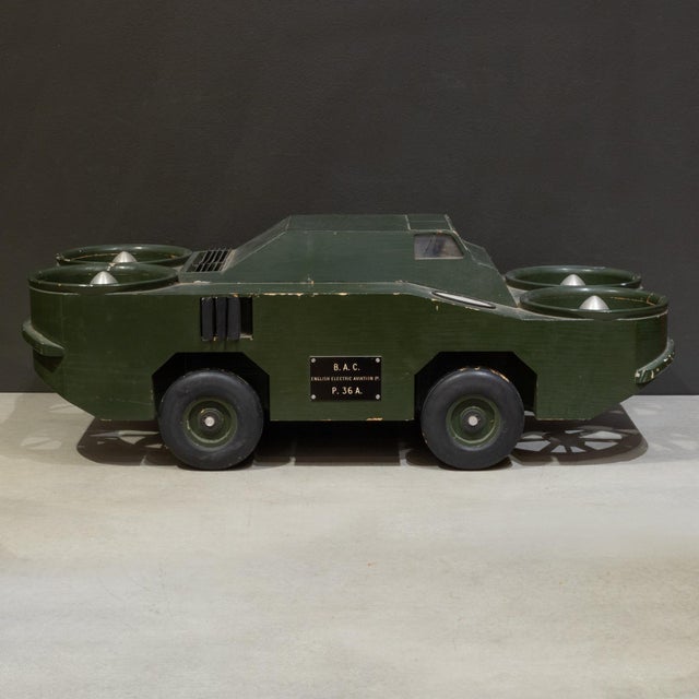 Mid-Century British Military Concept Vehicle Model "Vickers-Armstrong" C.1950 For Sale - Image 4 of 11