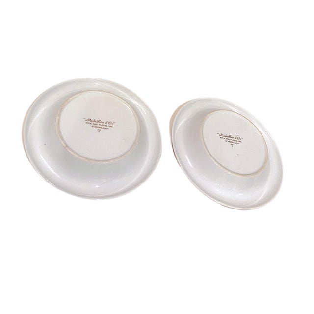 Ceramic 1970â€™s Floyd Fitz and Floyd â€œMedallian Dâ€™Orâ€ Dessert Plates - a Set of 2 For Sale - Image 7 of 8