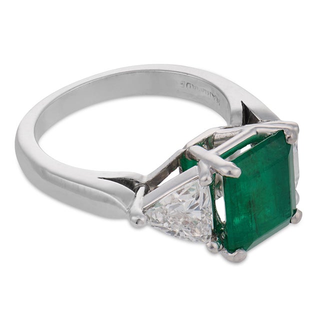 Vintage 1.84 Carat Emerald Diamond Platinum Three Stone Ring, Size 4 For Sale - Image 4 of 7