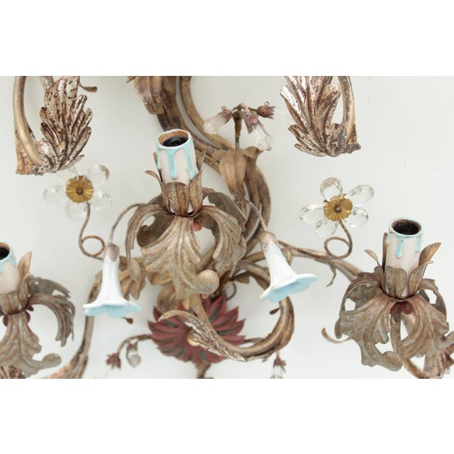 Body, tendrils and leaves made of sheet metal; flowers / blossoms in crystal glass there are signs of age-related wear,...