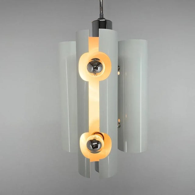White Mid-Century Italian Space Age Chrome and White Lacquered Metal Pendant Light, 1970s For Sale - Image 8 of 9