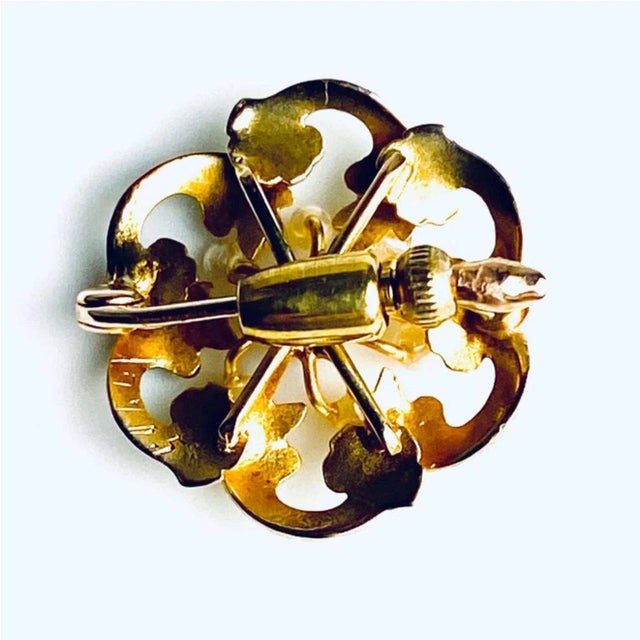 1950s Vintage 18k Yellow Gold Diamond & Pearl Enameled Pin Brooch For Sale - Image 5 of 7