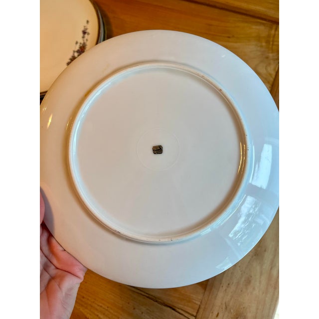 1930s Set of 5 William Rae Japanese Satsuma Hand-Painted Porcelain Plates With Gilt Accents For Sale - Image 9 of 10