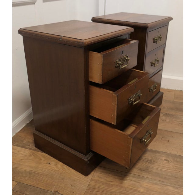 Small Nightstands, Set of 2, in Good conditions. Designed before 1890