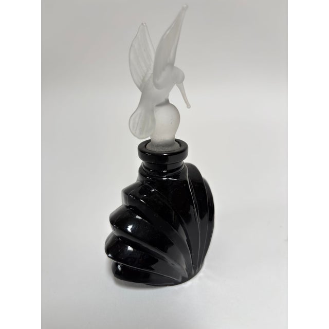 Late 20th Century Art Deco Black Glass Perfume Bottle With Hummingbird Stopper For Sale - Image 5 of 11