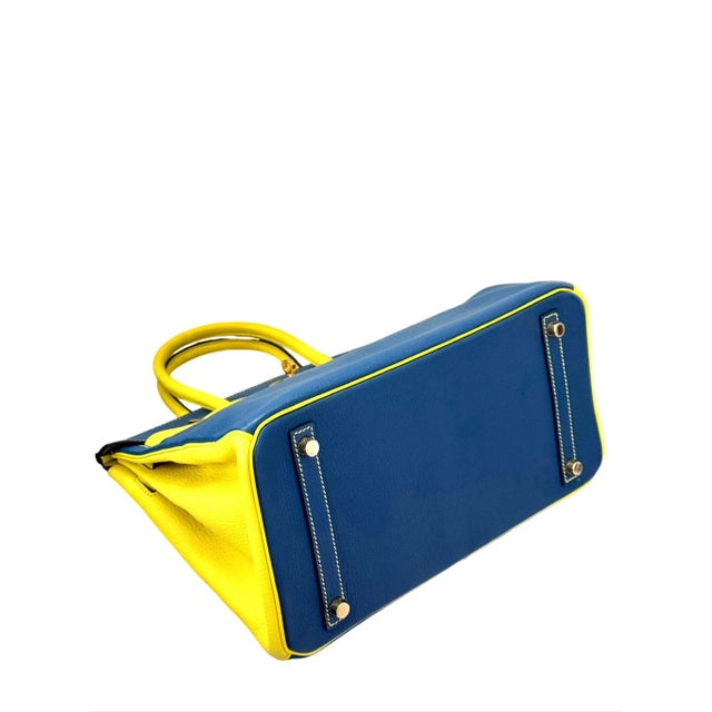 2010s Hermes 30cm Birkin Hss Electric Blue Yellow Soufre and Etoupe Bicolor Mysore Leather For Sale - Image 5 of 9